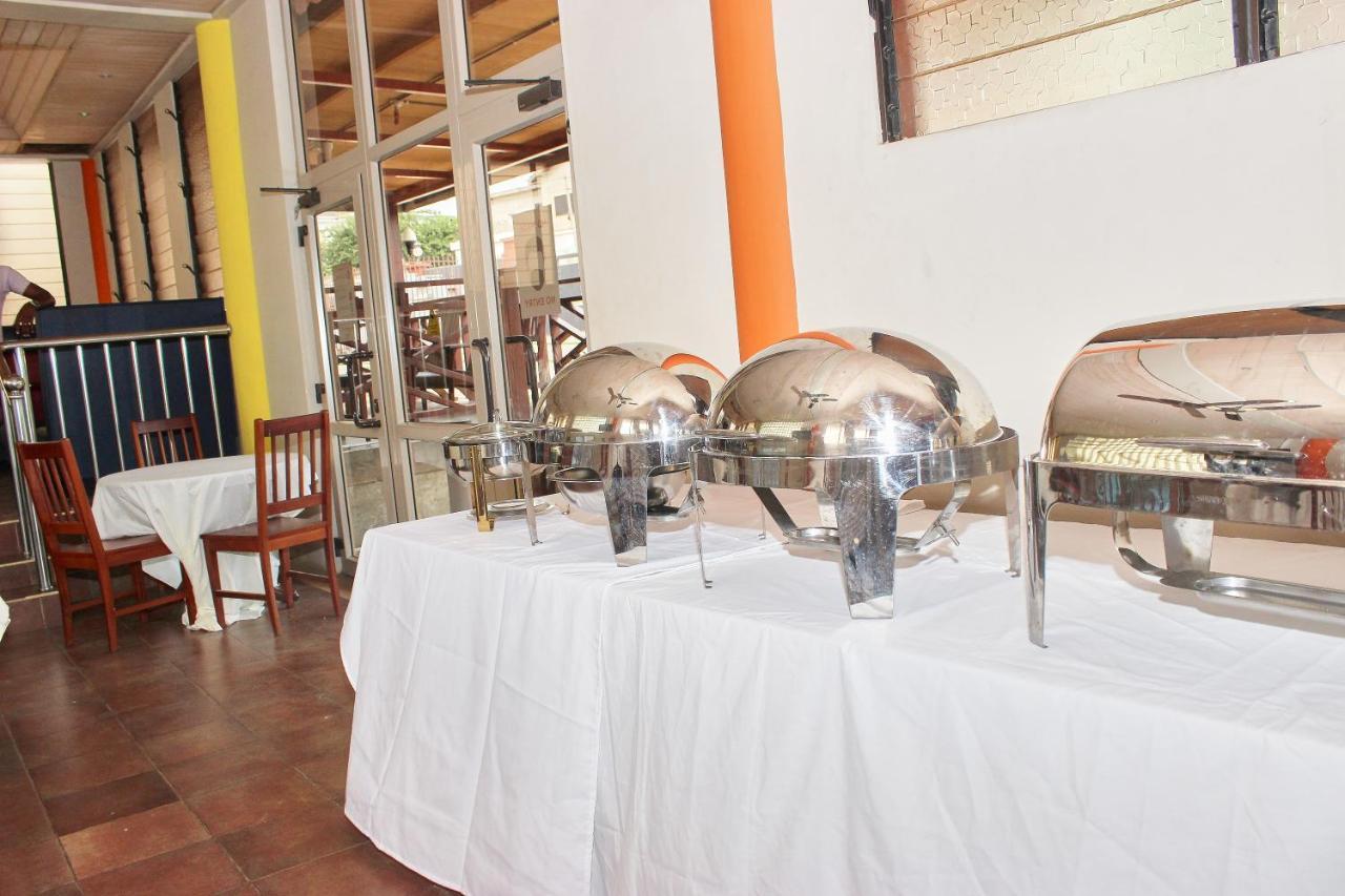 The Congress Hotel Accra Esterno foto
