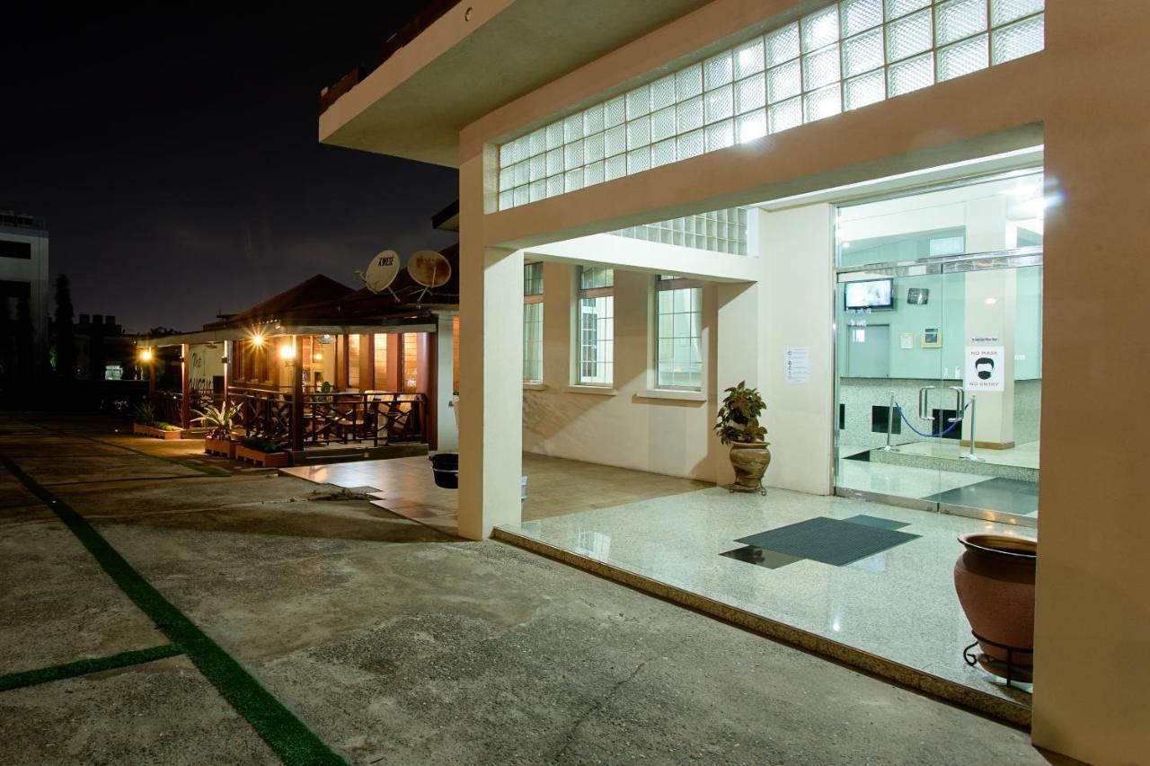 The Congress Hotel Accra Esterno foto