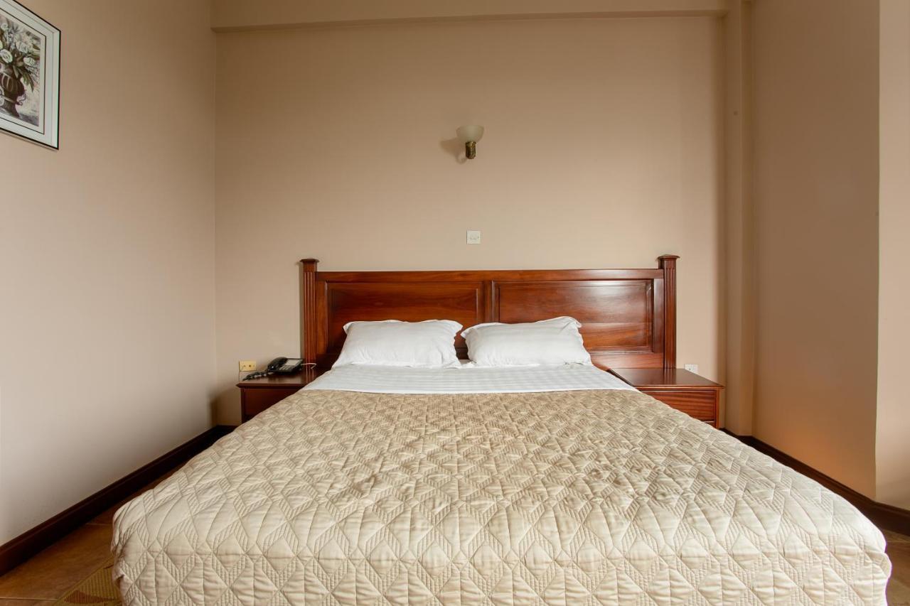 The Congress Hotel Accra Esterno foto