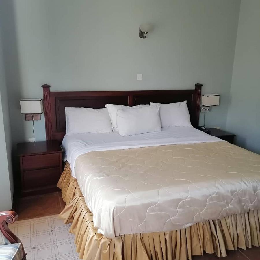 The Congress Hotel Accra Esterno foto
