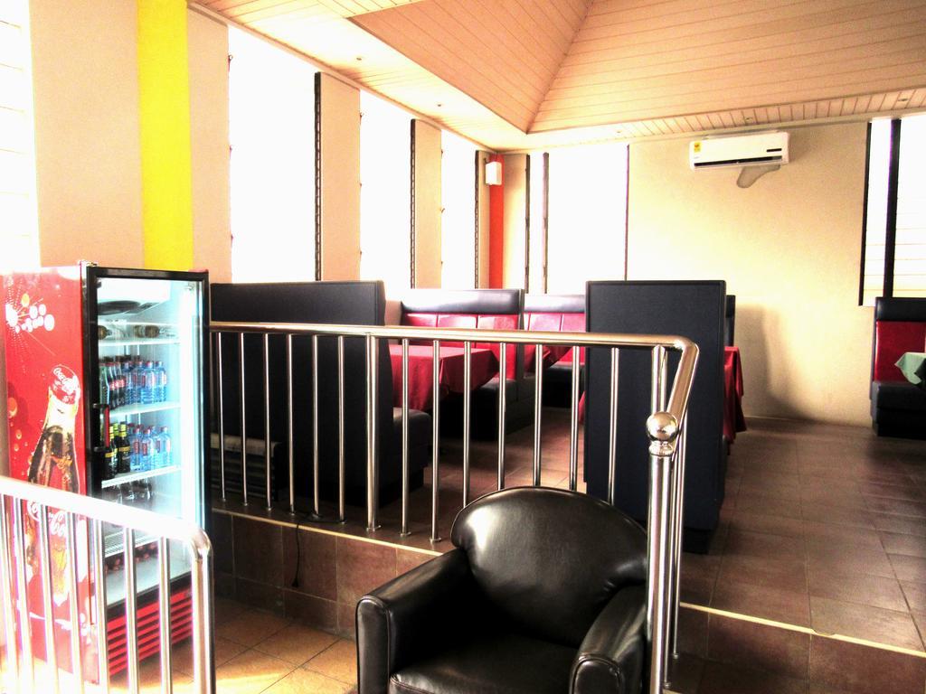 The Congress Hotel Accra Esterno foto
